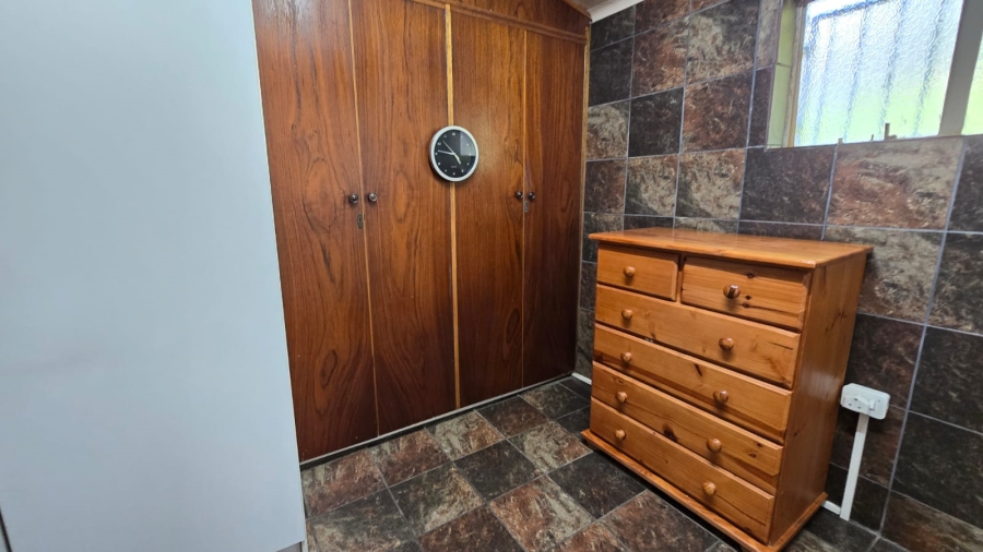 5 Bedroom Property for Sale in Navalsig Free State